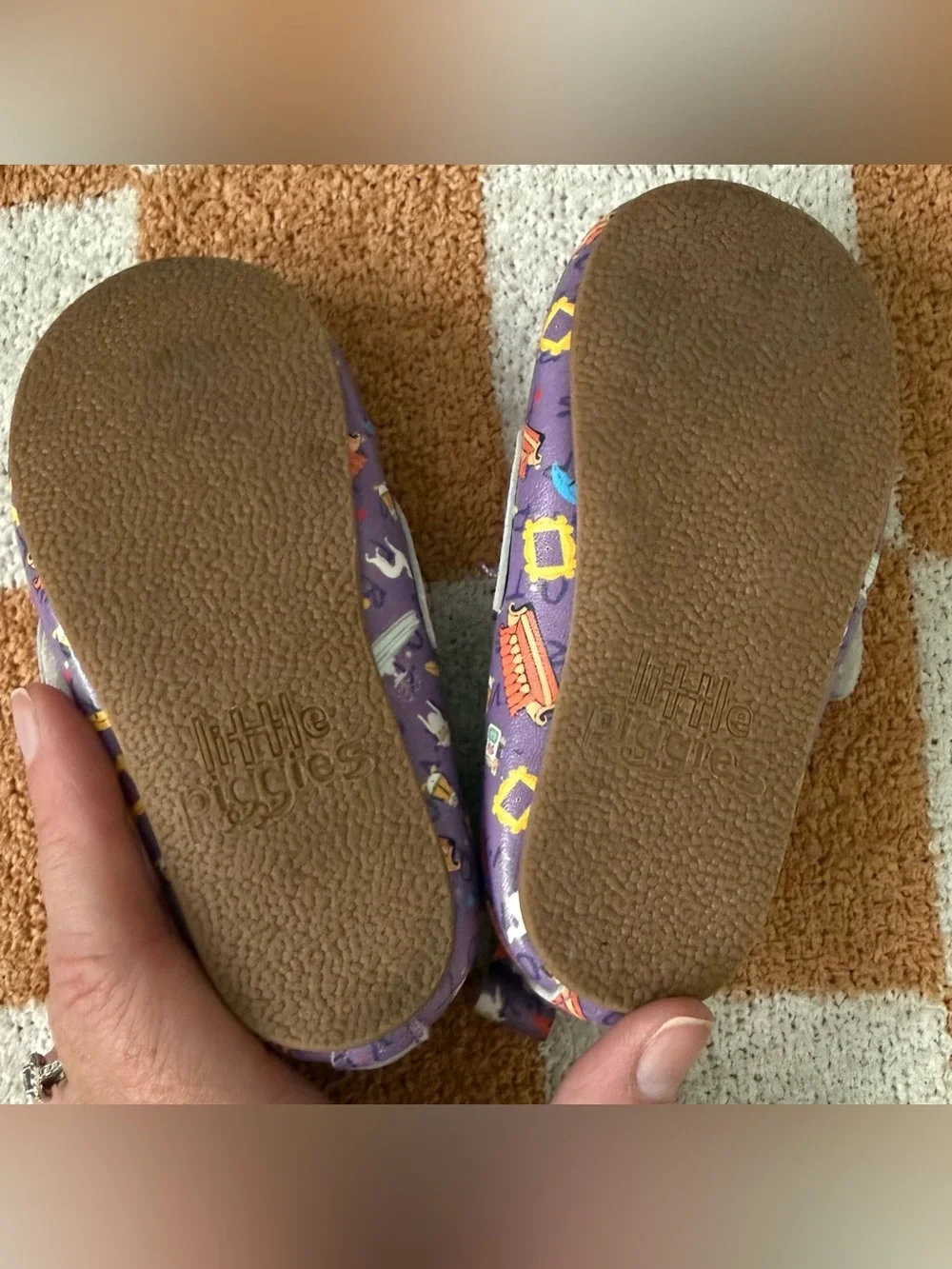 Toddler Girls Friends Themed Velcro Strap Flats